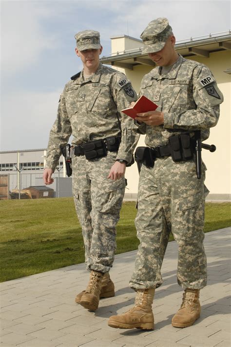 National Guard Military Police Aid Learn From Counterparts In Germany Article The United
