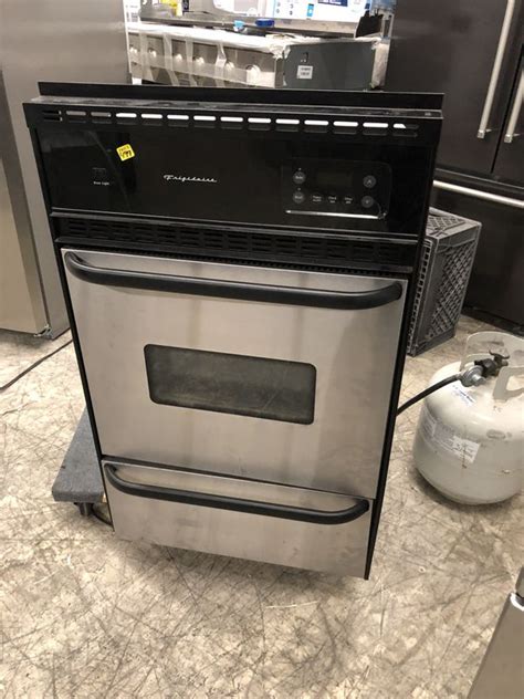 Frigidaire 24” Stainless Steel Gas Wall Oven Used For Sale In