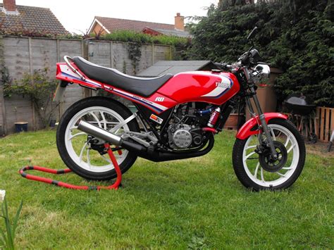 Welcome to low compression and the permanent 90 km (55 mph) limit. 1986 Yamaha RD 125 LC: pics, specs and information ...