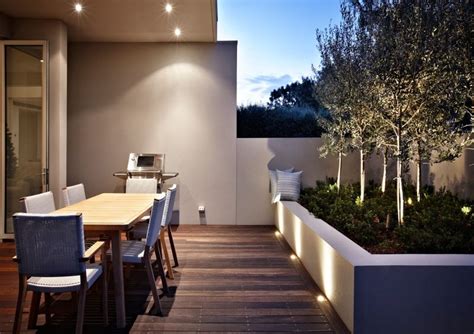LED Gartenbeleuchtung - Ideen für Terrasse und Blumenbeet
