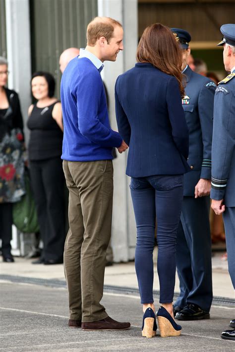 A blog helping you copy kate middleton, the duchess of cambridge's style. Prince William and Kate Middleton Casual in Auckland ...