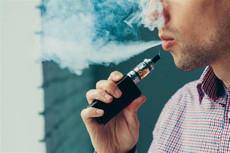 Vaping Risks Health Canadas Warning Us Reports More Cases