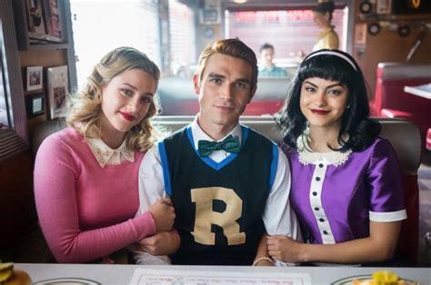 Riverdale 4k Camila Mendes Kj Apa Archie Andrews Betty Cooper