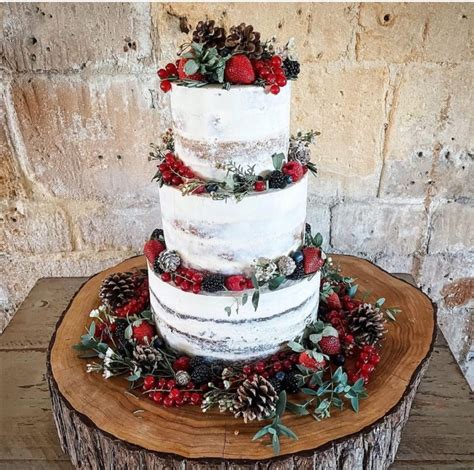 25 Winter Wedding Cakes That Wow ~ Kiss The Bride Magazine