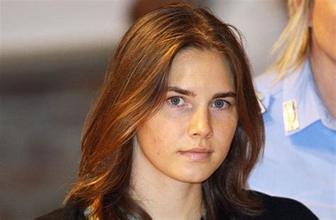 Amanda Knox Murder Prison Lesbian Lover Woman Kissed Her In Italy Jail