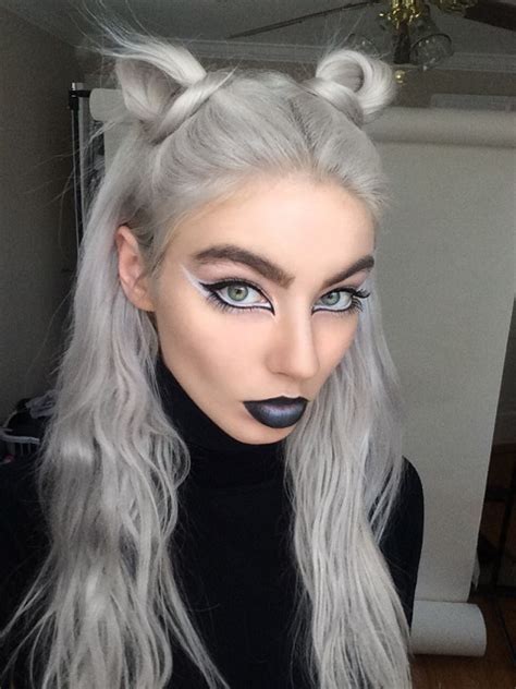 This unicorn hairstyle is such a cute and fun one! Perfect White Hair for the Best Halloween Options | Due ...