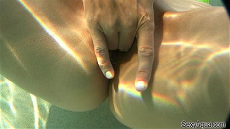 Underwater Finger Fucking Milf Style Hd Sexy Aqua Clips4sale