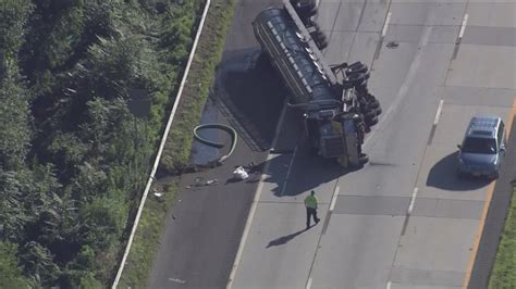 3 Injured In Multi Vehicle Crash Involving Tractor Trailer On I 295 In