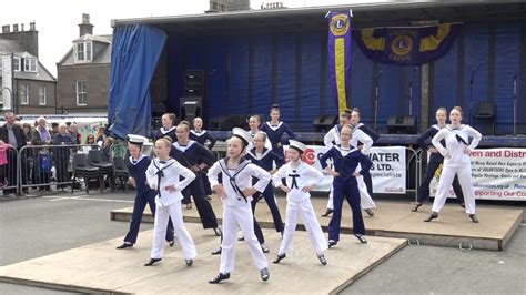 lively sailors hornpipe display by lindsay school of dance at stonehaven 2017 feein market