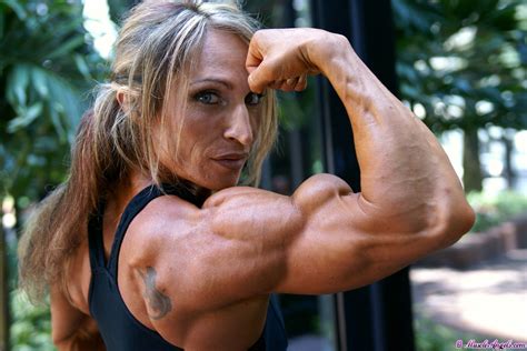 Klaudia Larson Female Biceps Biceps Workout Biceps