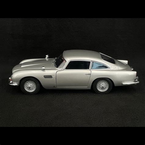 Aston Martin Db5 1964 Silver Birch 1 18 Solido S1807101