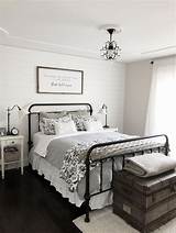 Aug 07, 2020 · modern farmhouse decor adds a homey touch to any space, indoors or out, making your home feel warm and inviting. Modern farmhouse bedroom decor shiplap accent wall, black iron bed, vintage blanket storage ...