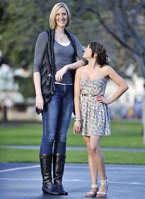 Tracey 202cm Vs Jasmine 164cm Tall Girl Short Guy Tall Girl Tall Women