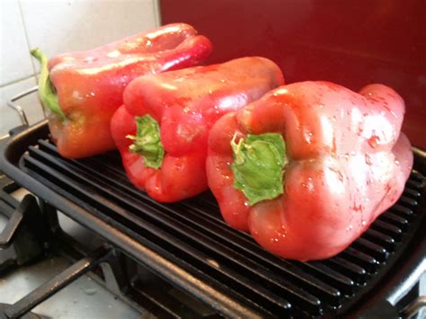La pizza può essere arricchita in tanti modi diversi. Cucina con Federica: Segreti in cucina: Peperoni grigliati ...