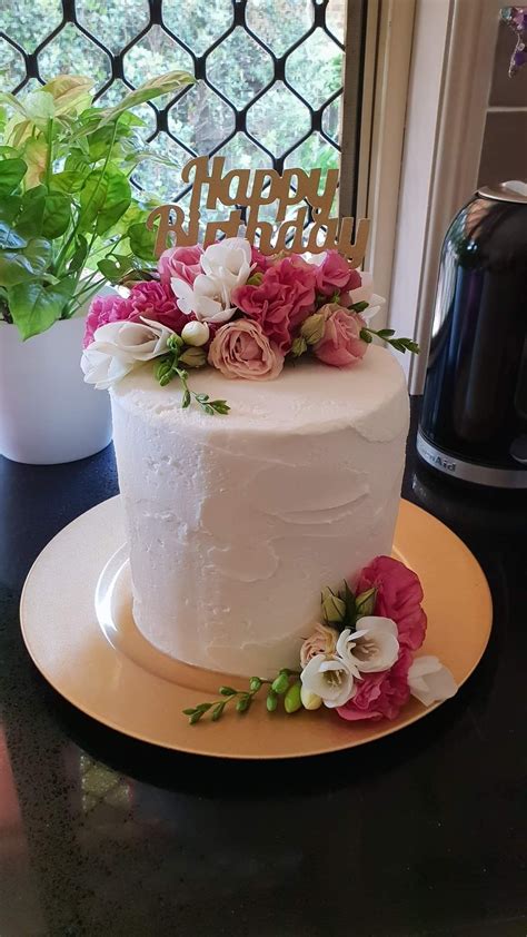 Helene Jørgensen Birthday Cake Made With Real Flowers Ideas About