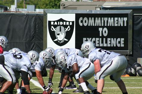 Raiders Training Camp Practice Notes Day 10 Silver And Black Pride