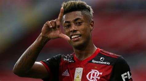 Watch this goal of bruno henrique. Flamengo: Bruno Henrique chega ao seu 100º gol da ...