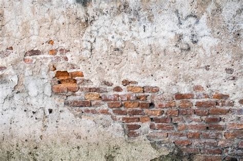 Premium Photo Old Brick Wall With Cracks Texture