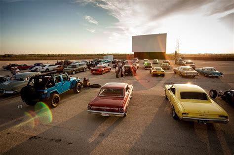 10 Nostalgic Drive In Movie Theaters In Texas