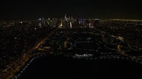 4k Stock Video Aerial View Of Flying Over The Central Park Reservoir To