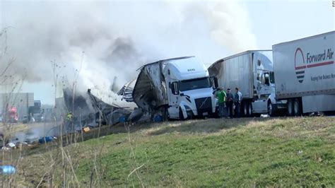 6 Dead In Missouri Interstate Pileup Involving 47 Vehicles Official