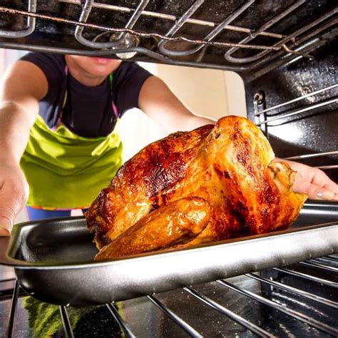 How To Roast Chicken In The Oven That Tastes Delicious