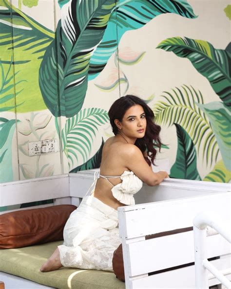 Jasmin Bhasin Looks Sultry In An Oversized White Shirt See The Diva Ace Summer Fashion News18