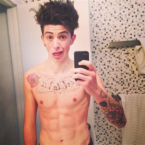 The Stars Come Out To Play Sam Pepper New Shirtless Twitter Pics