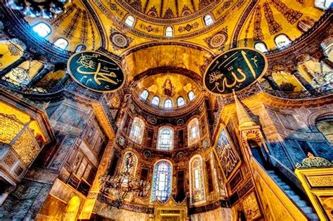 Ayasofya (hagia sophia) dünya çapında üne sahip muhteşem bir eserdir. Diyanet: "Ayasofya Camii'ni Herkes Ziyaret Edebilir"