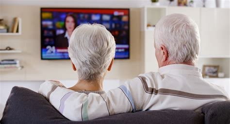 Senior Couple Watching Tv Stock Photo - Download Image Now - iStock