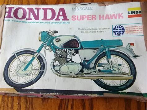 Vintage Honda Super Hawk 116 Scale Lindberg Motorcycle Model Kit
