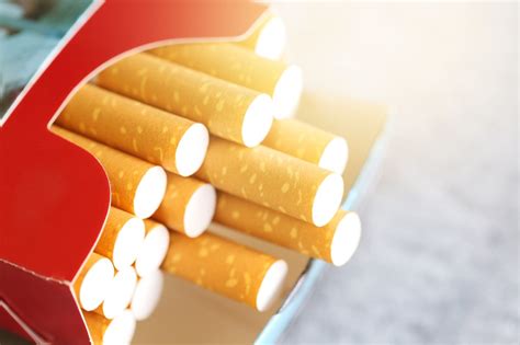 การยาสูบ เตรียมถกคลัง ลดราคาบุหรี่ หลังเสี่ยงต้องปิดโรงงานปี 64