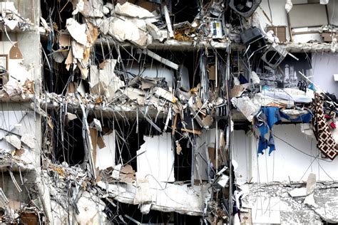 상보 미국 플로리다 한밤중 아파트 붕괴에 99명 행방불명당국 생존자 수색 주력 이투데이