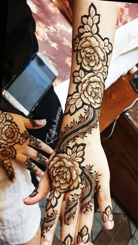 Simple rose flower mehndi designs for girls for hands, legs, fingers and foot. Top 10 Lovely Mehndi Designs (With images) | Wedding ...