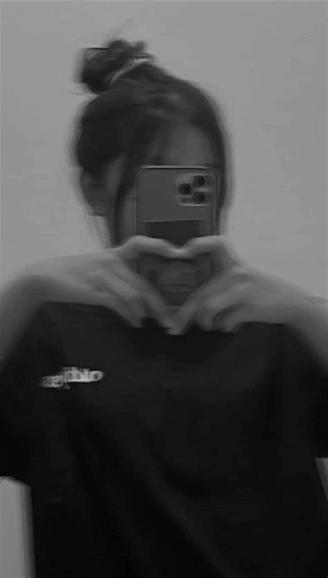 Blurry Selfie In Blurred Aesthetic Girl Mirror Shot Girls