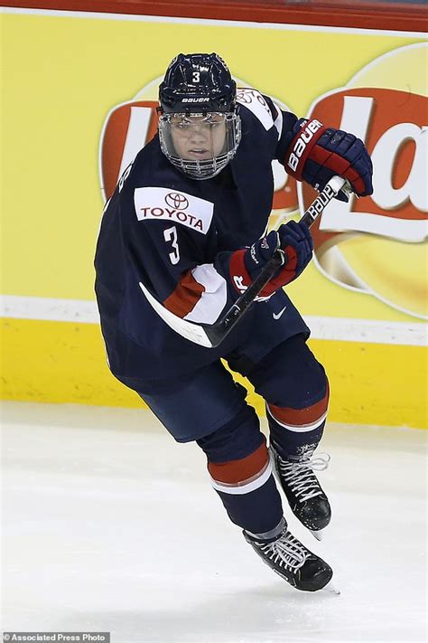 Teen Cayla Barnes Youngest Player On Usa Hockey Team Daily Mail Online