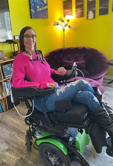 Pin By Watasy On Quad In 2023 Wheelchair Women Quadriplegic