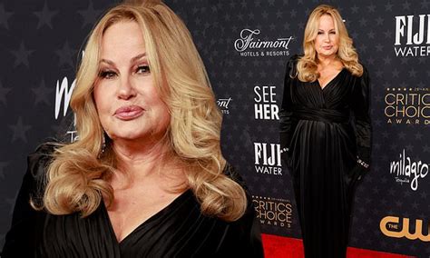 Jennifer Coolidge Wows In A Busty Black Gown At The 28th Annual Critics