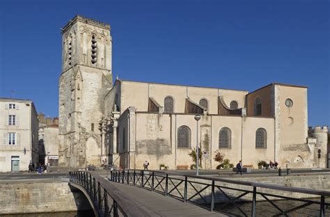 Living The Life In Saint Aignan La Rochelle LÉglise Saint Sauveur 2