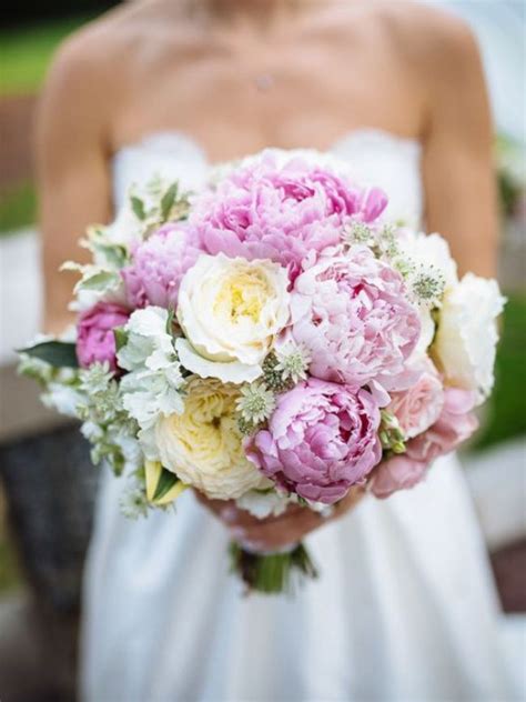 Maybe you would like to learn more about one of these? Das "Ja-Wort" für die Pfingstrose | Blumenstrauß hochzeit ...