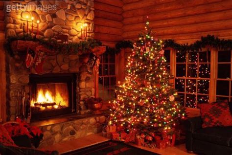 Phenomenal 40 Amazing Christmas Living Room Decorating Ideas To