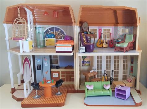 Disney Hannah Montana Malibu Beach Doll House Barbie Furniture