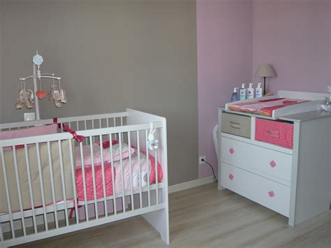 Le tour de lit tressé rose gris blanc est un accessoire de sécurité qui apporte une touche d'originalité à la décoration de la chambre bébé. Peinture Chambre Bebe Rose Et Gris — Lamichaure.Com