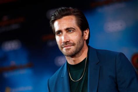 In the near future, a pandemic virus is spread via paper money on black friday, decimating the city of new york and killing millions. Jake Gyllenhaal Net Worth 2020 | How Much is He Worth?