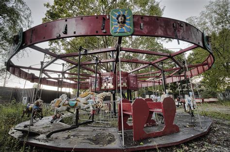 Carousel Ride At An Abandoned Zoo In Ontario Canada 5200 X 3464 Oc