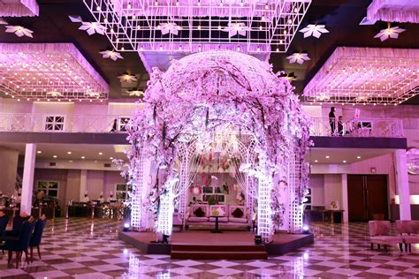 Best Banquet Halls In Delhi For Marriage Wedding Banquet Hall Wedding Hall Luxury Wedding Venues