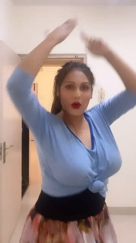 Desi Girl Bouncing Huge Tits
