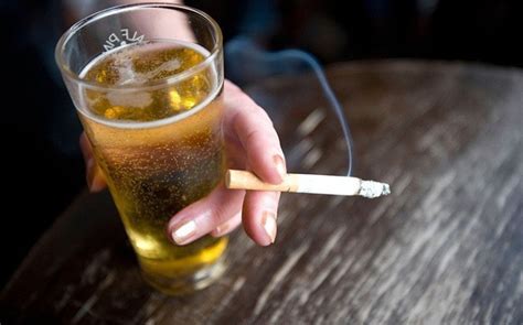 Penuaan Dini Disebabkan Oleh Merokok Dan Minum Alkohol