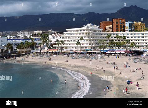 Menschen Am Strand Playa De Torviscas Und Moderne Hotels Costa Adeje Ferienort Im S Dwesten Von