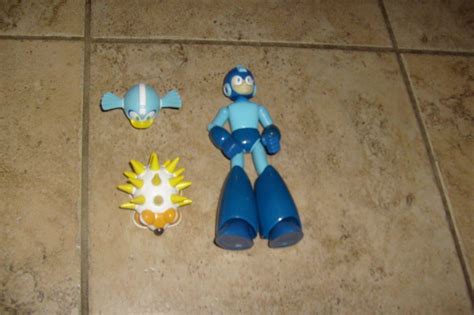 Mega Man Cartoon Vintage Nes Figure Bandai Rare Loose Nmm Figure